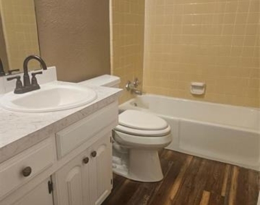 328 Jamie Way - Photo Thumbnail 13