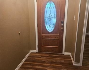 328 Jamie Way - Photo Thumbnail 1
