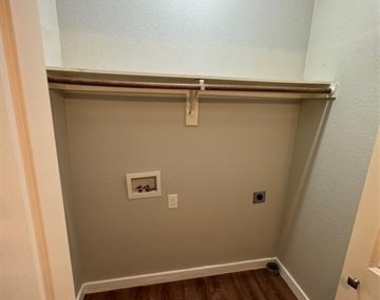 308 Gammill Street - Photo Thumbnail 20