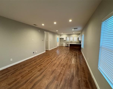308 Gammill Street - Photo Thumbnail 6