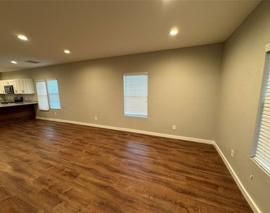 308 Gammill Street - Photo Thumbnail 5