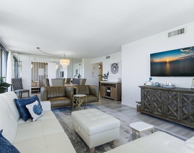3400 N Ocean Drive - Photo Thumbnail 5