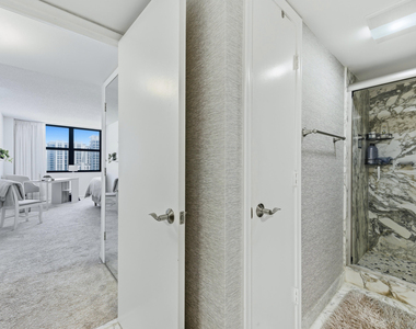 3400 N Ocean Drive - Photo Thumbnail 13