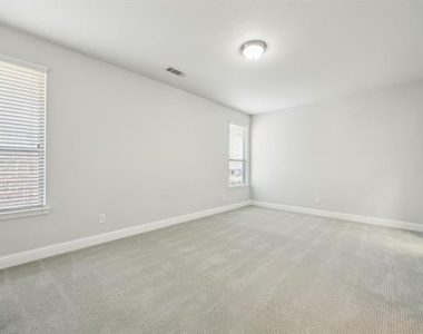 975 Stampede Drive - Photo Thumbnail 28
