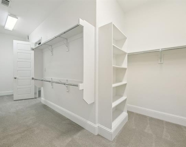 975 Stampede Drive - Photo Thumbnail 24