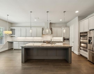 975 Stampede Drive - Photo Thumbnail 12