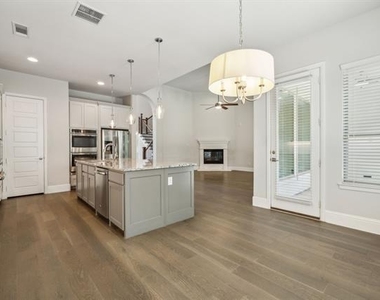 975 Stampede Drive - Photo Thumbnail 15