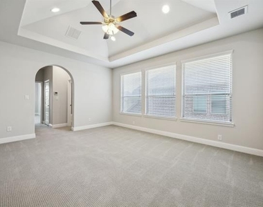 975 Stampede Drive - Photo Thumbnail 27