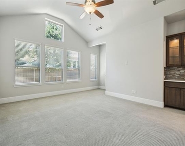 975 Stampede Drive - Photo Thumbnail 19