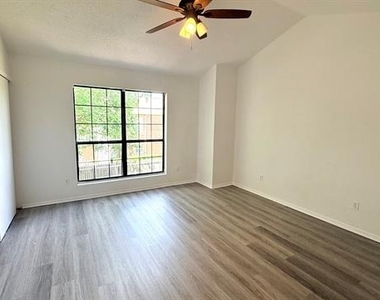 228 Samuel Boulevard - Photo Thumbnail 8