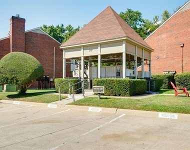 228 Samuel Boulevard - Photo Thumbnail 15