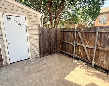 228 Samuel Boulevard - Photo Thumbnail 12