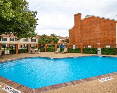 228 Samuel Boulevard - Photo Thumbnail 16