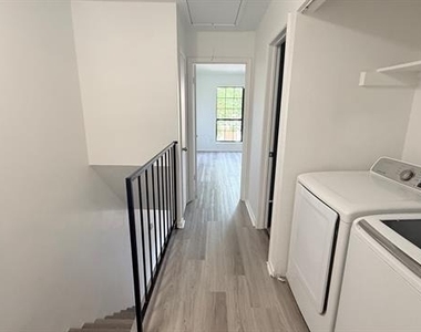 228 Samuel Boulevard - Photo Thumbnail 6