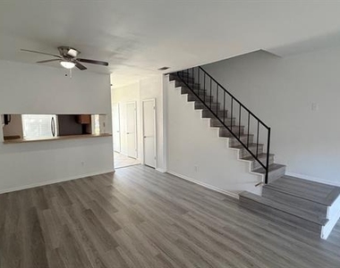 228 Samuel Boulevard - Photo Thumbnail 5