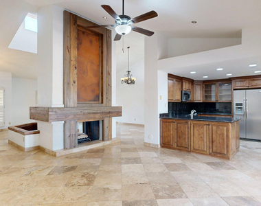 10575 E Mission Lane - Photo Thumbnail 4