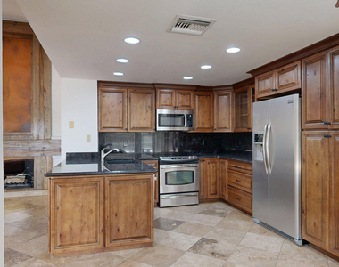 10575 E Mission Lane - Photo Thumbnail 5