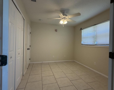 220 Columbia Drive - Photo Thumbnail 5