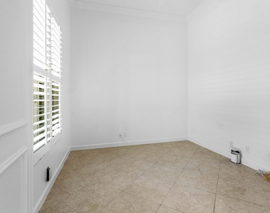 116 Coral Cay Drive - Photo Thumbnail 18