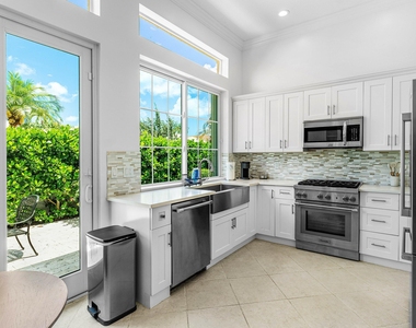 116 Coral Cay Drive - Photo Thumbnail 9