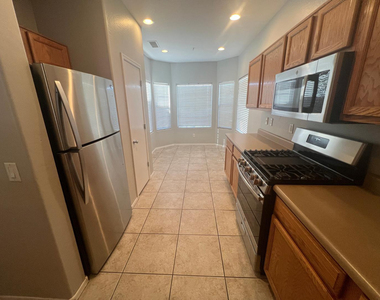 16829 W Cottonwood Street - Photo Thumbnail 5