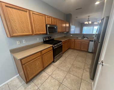 16829 W Cottonwood Street - Photo Thumbnail 7