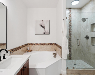5450 E Deer Valley Drive - Photo Thumbnail 15
