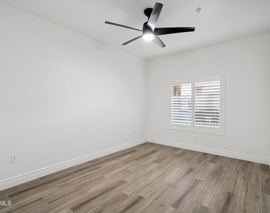 5450 E Deer Valley Drive - Photo Thumbnail 18