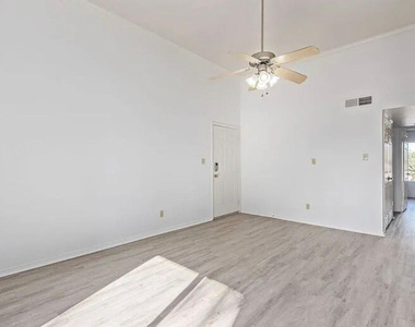 3500 N Hayden Road - Photo Thumbnail 12