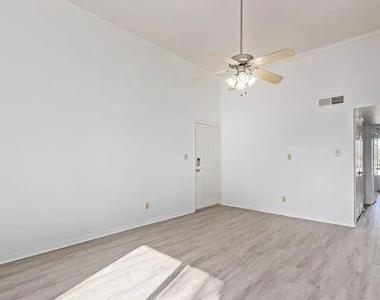 3500 N Hayden Road - Photo Thumbnail 3