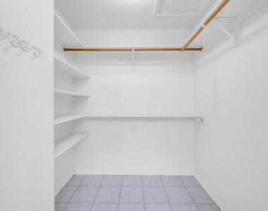 16916 E Alamosa Avenue - Photo Thumbnail 9