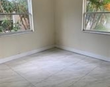 2037 Washington Street - Photo Thumbnail 3