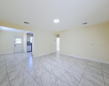 2037 Washington Street - Photo Thumbnail 11