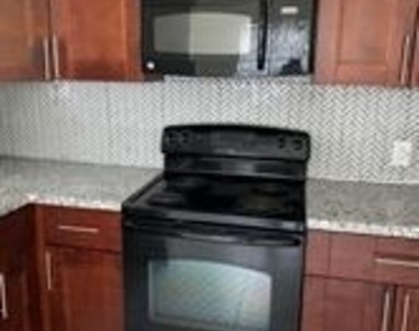 2037 Washington Street - Photo Thumbnail 4