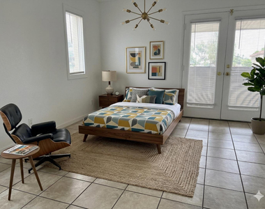 1820 E Morten Avenue - Photo Thumbnail 2