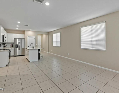 17352 W Country Club Terrace - Photo Thumbnail 9