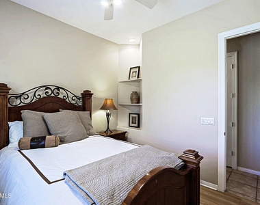 6280 E Amber Sun Drive - Photo Thumbnail 38
