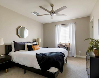 1450 E Hoover Avenue - Photo Thumbnail 49