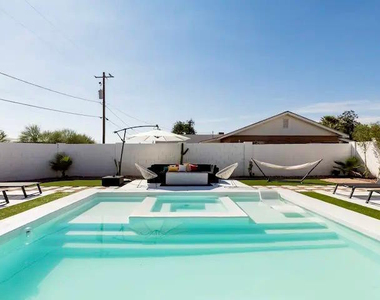 1450 E Hoover Avenue - Photo Thumbnail 100