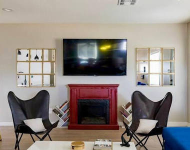 1450 E Hoover Avenue - Photo Thumbnail 12