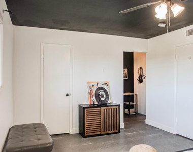 6845 E Osborn Road - Photo Thumbnail 5