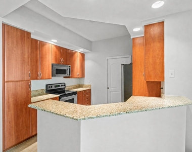 801 S Olive Avenue - Photo Thumbnail 1