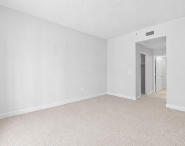 801 S Olive Avenue - Photo Thumbnail 16