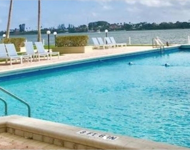 2800 N Flagler Drive - Photo Thumbnail 18
