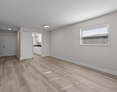1150 E Sample Road - Photo Thumbnail 8