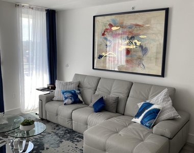 111 Se 1st Avenue - Photo Thumbnail 2