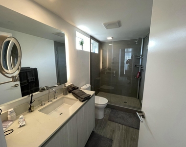111 Se 1st Avenue - Photo Thumbnail 13