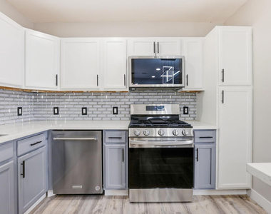 2022 N 40th Street - Photo Thumbnail 7
