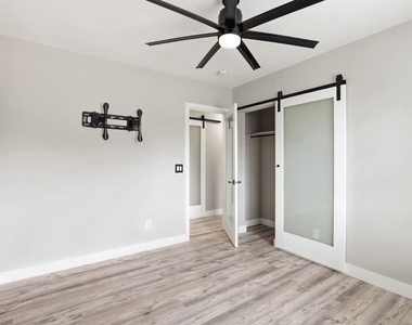 2022 N 40th Street - Photo Thumbnail 19