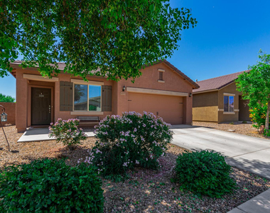 41177 W Lucera Lane - Photo Thumbnail 2